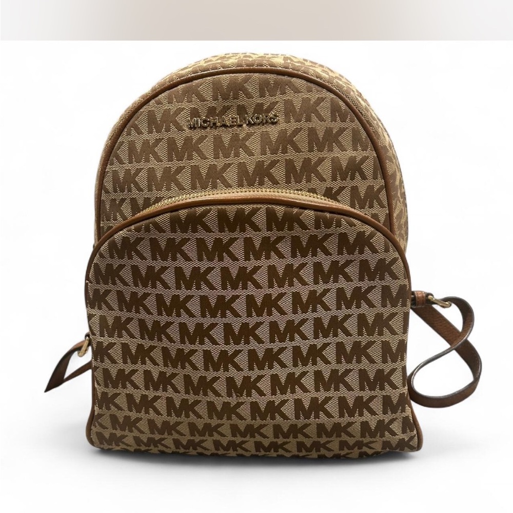 Michael Kors Abby Backpack 
Measurements 
11 1/2”Hx8 1/2”Wx5”D